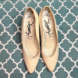 Vintage scalloped Yves Saint Laurent cream pumps size 10